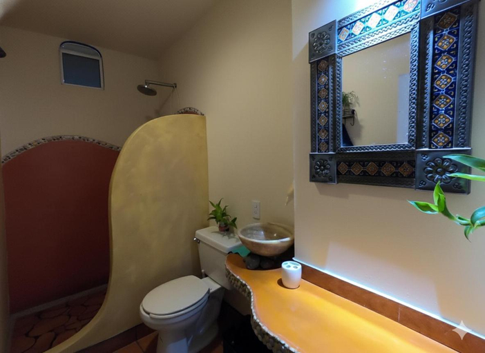 Bathroom 3, Casa Arbol de Paz Hab Sencilla, Compostela