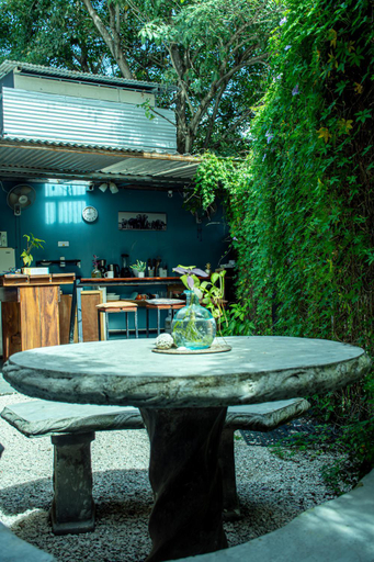 4, The Backside House - Women Only -, Santa Cruz