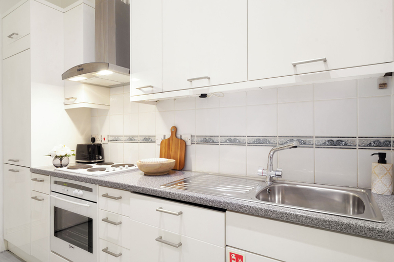 Private kitchen 2, Hertford Flat 7, London