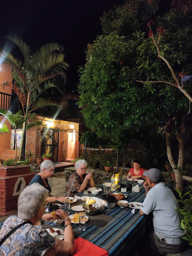 Food & Drinks 5, Hotel Depche, Gandaki