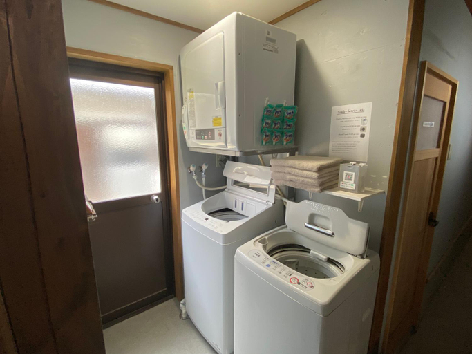 Bathroom 2, anakashico Hostel Kumano Kodo, Susami