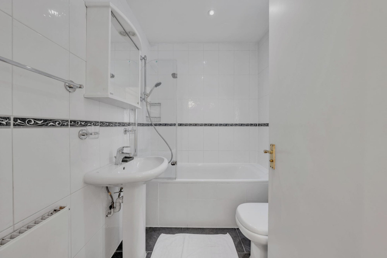 Bathroom 2, Hertford Flat 4, London