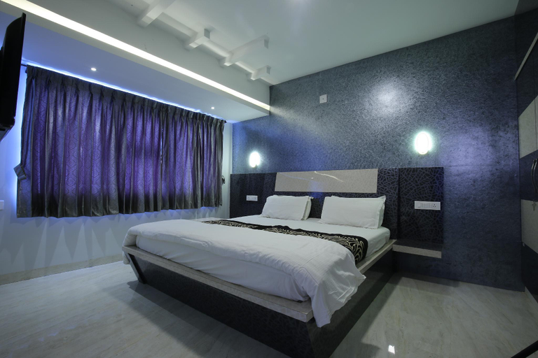 Bedroom 5, Cyprus Inn, The Nilgiris