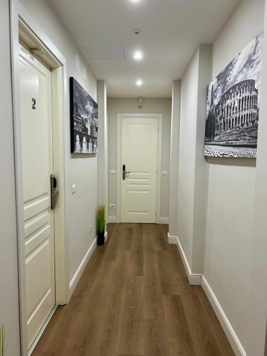Others 5, Principal Guest House, Roma
