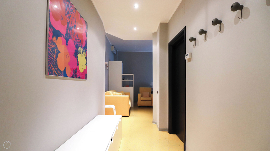 Interior 2, Italianway - Dogali 17, Genova