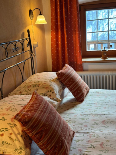 Bedroom 2, La Thuillettaz B&B Maisons de Montagne, Aosta