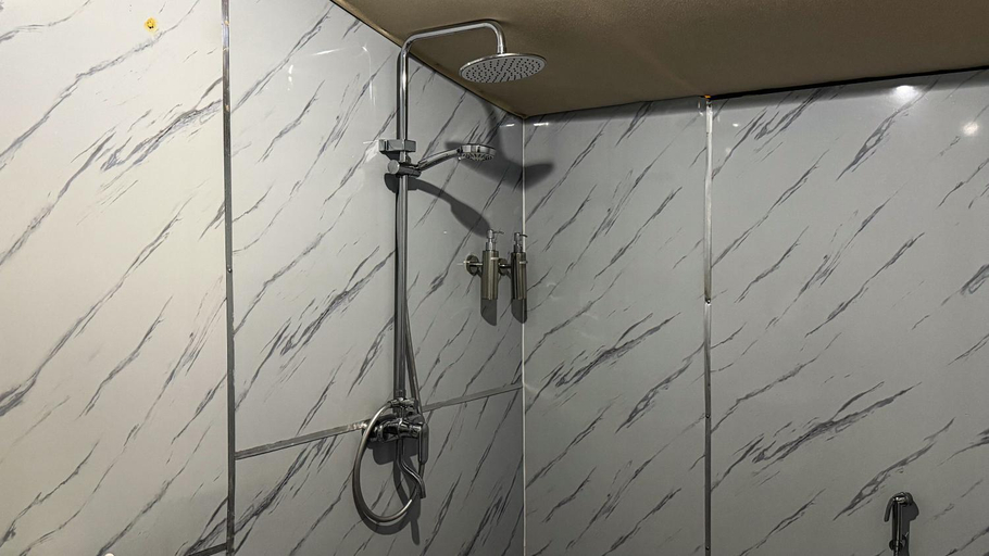 Bathroom 3, Remal Camp, Biddiya