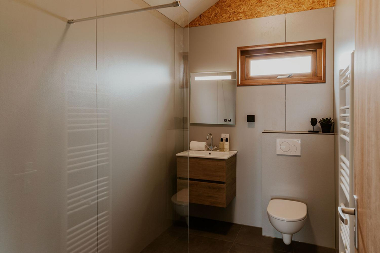 Bathroom 3, Dutchen Erfgoedpark De Hoop Glamping, Appartementen & Cottages, Uitgeest