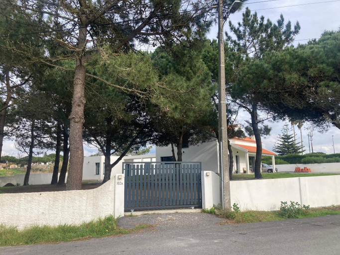 Others 2, 45 Pines West, Sintra