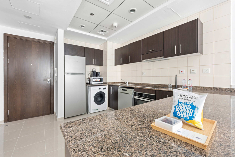 Room 4, Silkhaus Bay Central Tower Near Marina Mall, Dubai