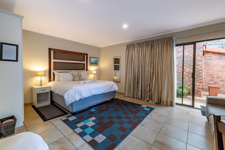 Bedroom 2, Botleng Guest House