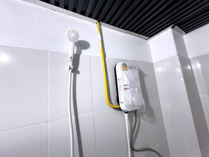 Bathroom 3, C.S. Hotel Don Mueang International Airport, Don Muang