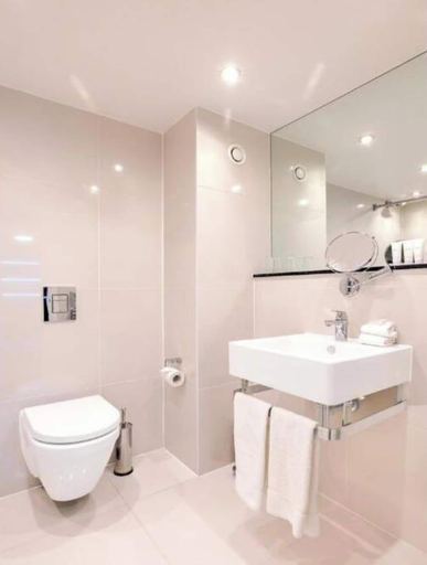 Bathroom 4, Palms Hotel & Retreat By Palette London Romford, London