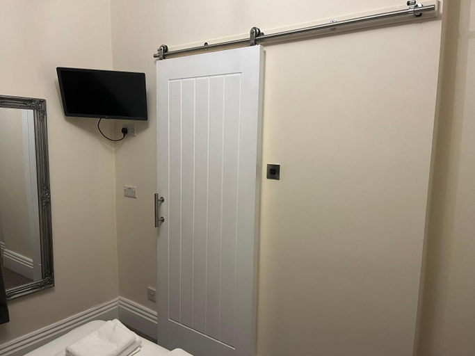 Bathroom 2, Rylstone Mere, North Yorkshire