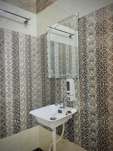 Bathroom 4, Sky Hotel, Lucknow