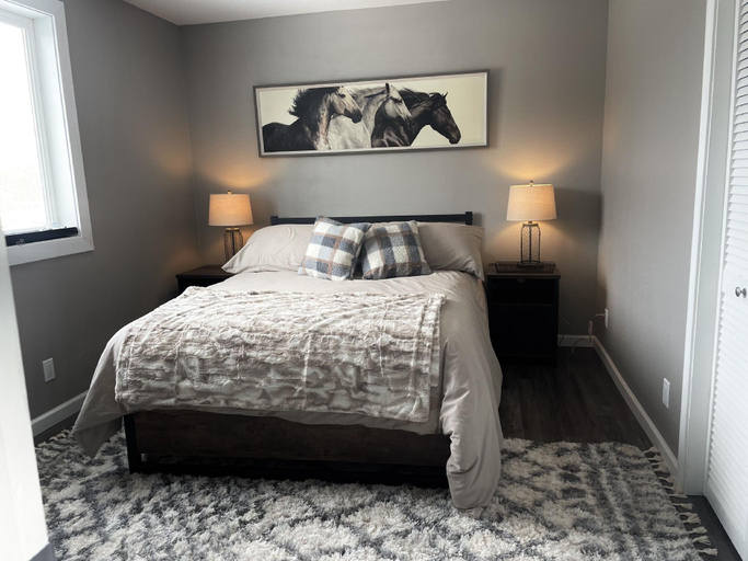 Bedroom 2, Alaska Lake + Lodge at Longmere, Kenai Peninsula
