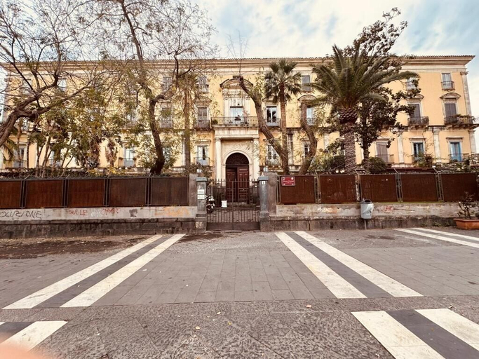 Exterior & Views 2, B&B Palazzo Fischetti, Catania