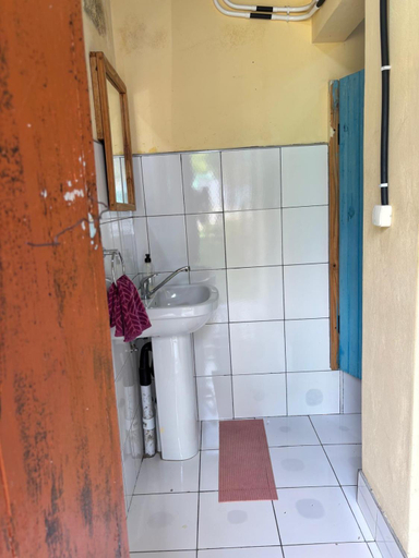 Bathroom 4, The Time Will Tell Travel Lodge, Vilanculos