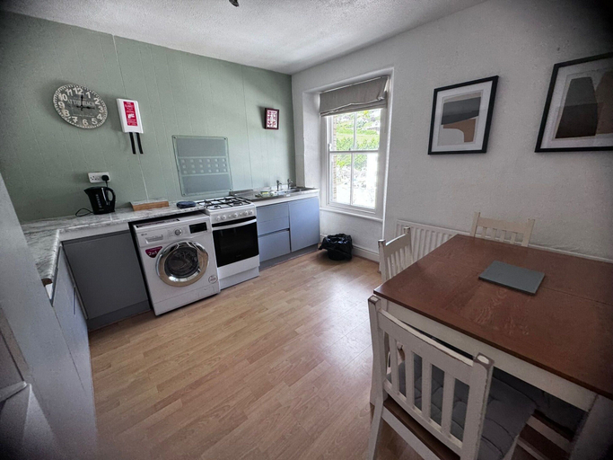 Private kitchen 5, Apartment Two Bed Room Apartment, Devon