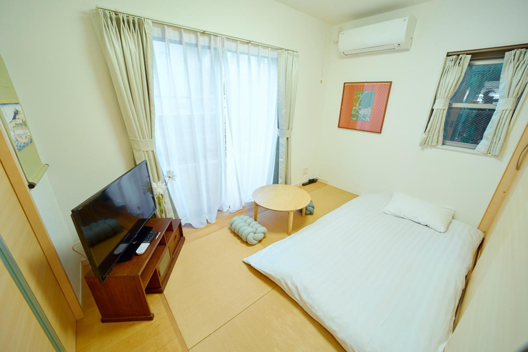 Shared lounge/TV area 5, Shinjuku 'Deep Lane' Villa, Shinjuku
