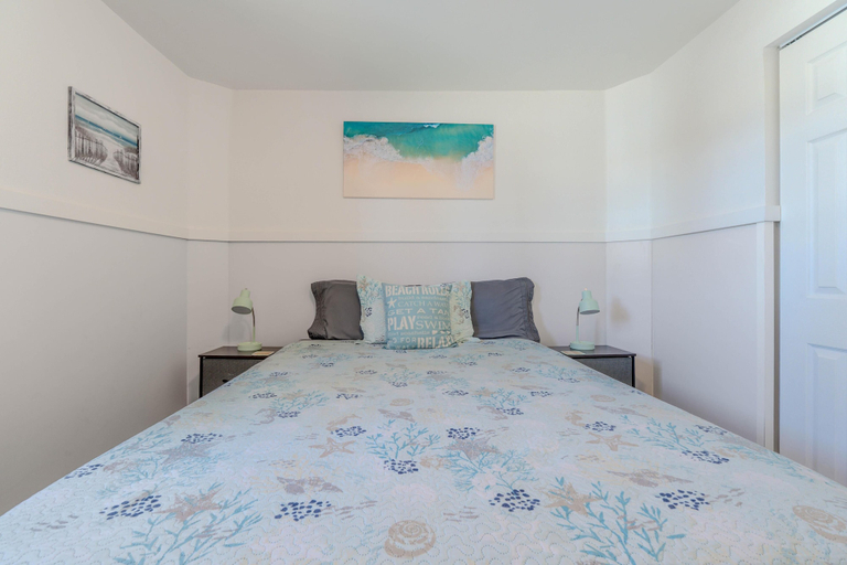 Room 3, Bonita Estate, Lee