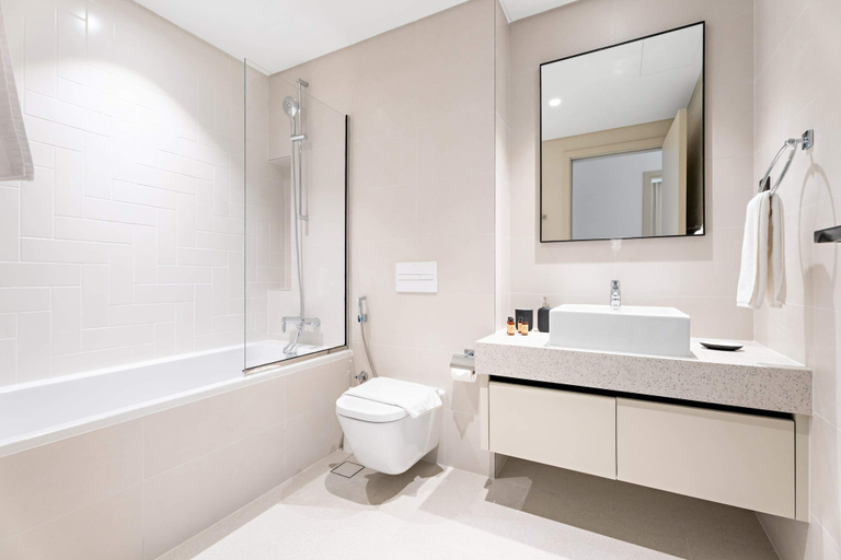 Room 2, Silkhaus Modern 1bdr Marina Vista Private Beach, Dubai