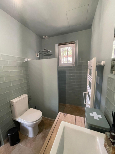 Bathroom 4, Charming Holiday Home With Private Garden, Var
