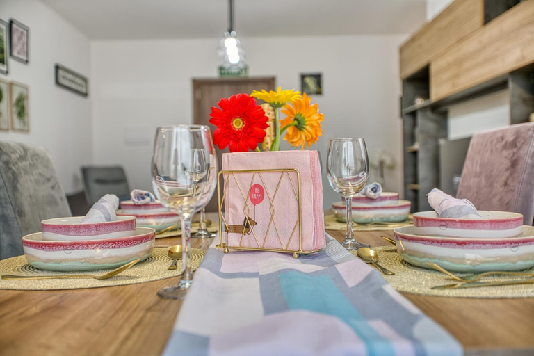 Food & Drinks 4, Stunning 1BDR Sliema-Center Penthouse! Near POOL!