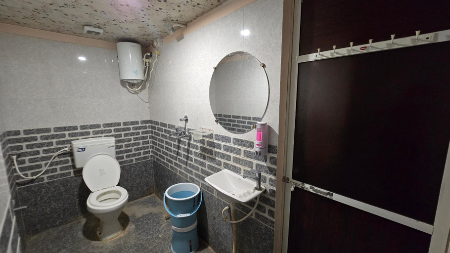Bathroom 4, HOTEL MAHESHWARI GREEN 'S , Ujjain