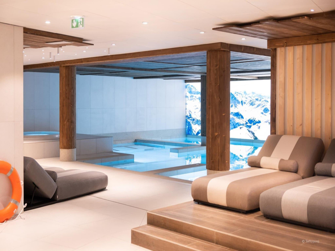 2, Apartment in Aime-La-Plagne with Ski-InSki-Out, Savoie