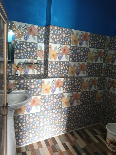 Bathroom 2, Goonkeshari Homestay, Darjiling