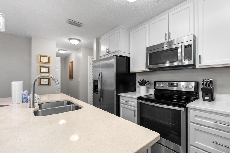 Private kitchen 3, The Dunes 100, Baldwin