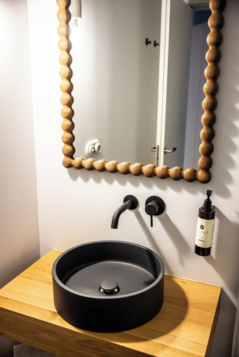 Bathroom 3, Do Bico Rooms, A Coruña