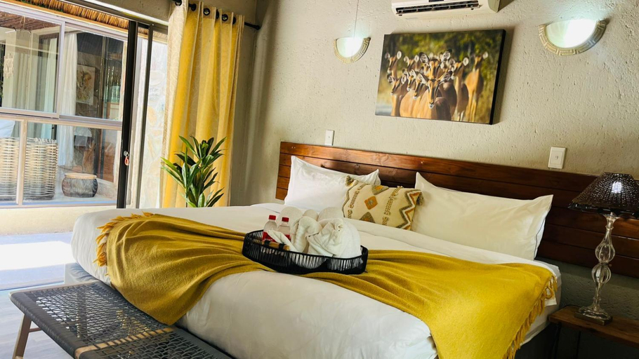 Bedroom 2, La Dolce Vita, Mopani