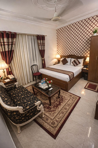 Bedroom 4, The Super Residency - Near Nizamuddin Markaz & Auliya Dargha, Delhi