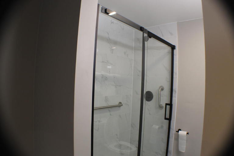 Bathroom 3, Riviera Motor Inn, Camden