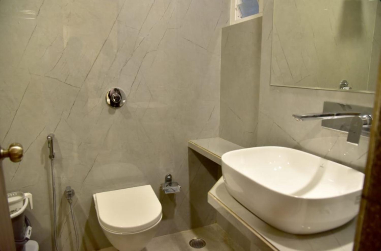 Bathroom, The Dwarka Hotel, Nagpur