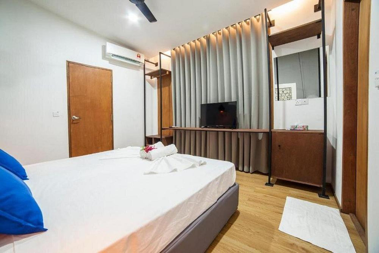 Bedroom 2, Island Scuba