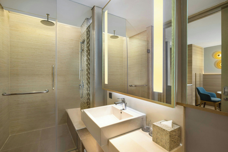 Bathroom 5, Courtyard Bali Seminyak Resort, Badung