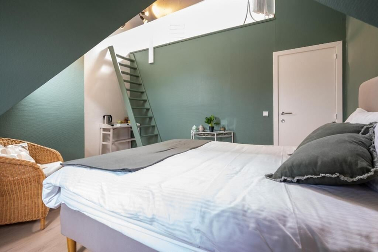 Room 5, The Canal View Suites, West-Vlaanderen