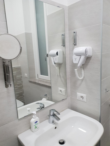 Bathroom 3, Leader Apartments - Monzino - Unipol Dome - Linate -, Milano