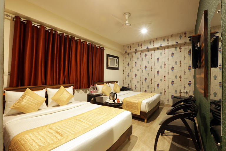 Bedroom 2, Hotel Park Suites At Airport, Delhi