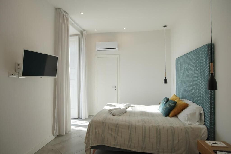 Room 5, B-Montedidio, Napoli