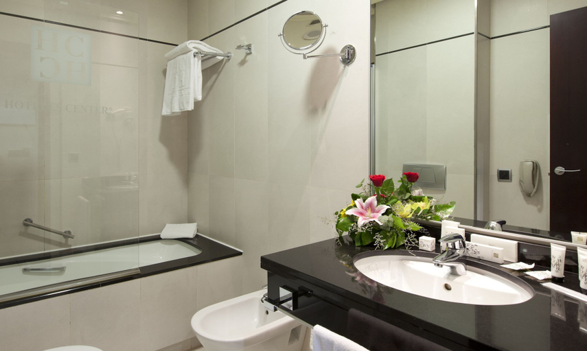 Bathroom 3, Valencia Center, Valencia