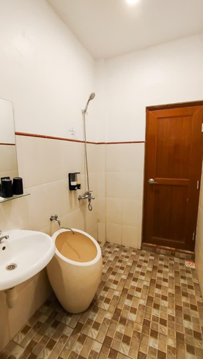 Bathroom 4, Ratu Roso Resort, Malang