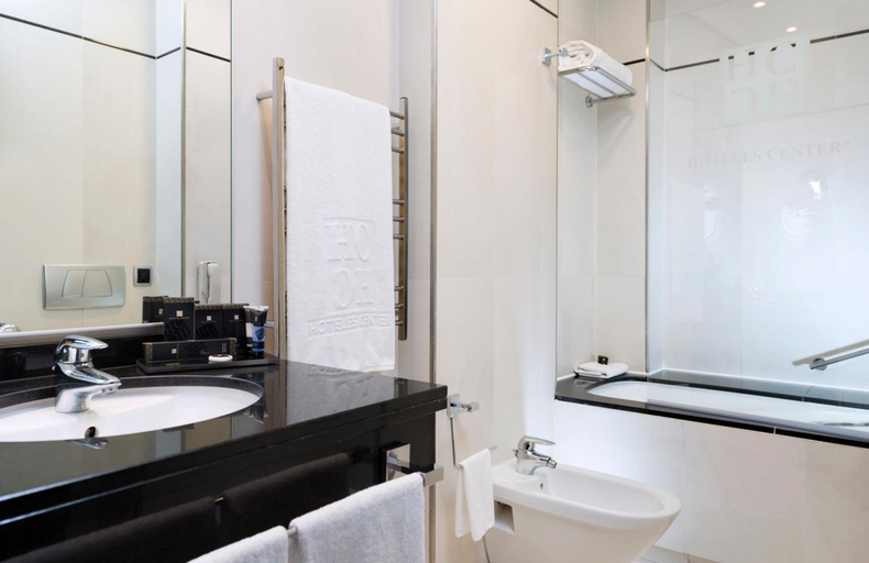 Bathroom 3, Valencia Center, Valencia
