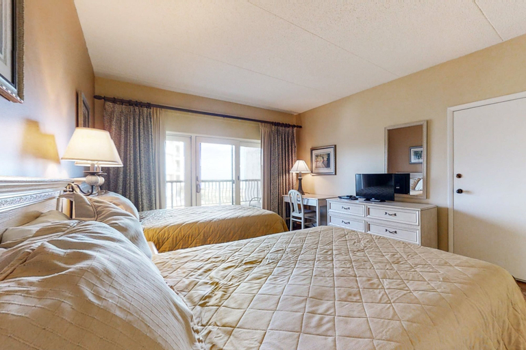Room 3, Hotel Side Condo at Amelia Island Plantation With Balcony, Wifi & Shared Pool, Nassau