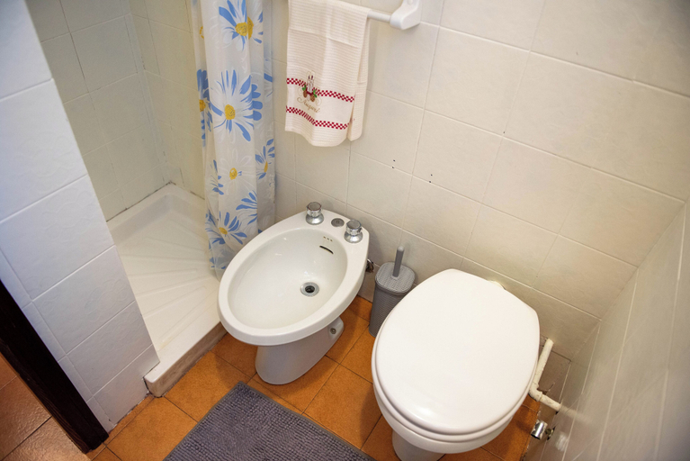 Bathroom 2, Casa Eleonora, Bergamo