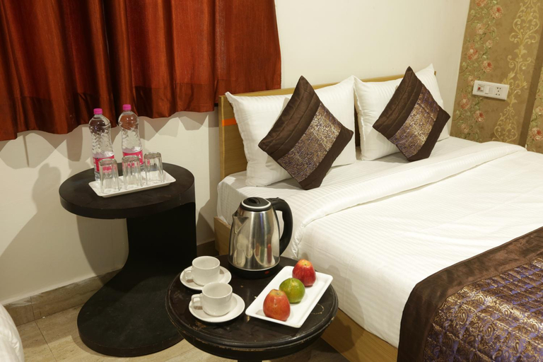 Bedroom 1, Hotel Park Suites At Airport, Delhi