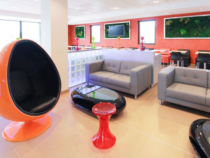 Others 5, ibis Styles Flers, Orne